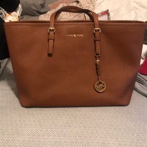 Michael Kors purse w laptop slot